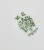 Díszes MZ Austria leveskínáló tál, szép állapotban, aranykopással, jelzéssel, m: 18 cm, h: 32 cm