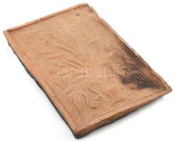 Kályhacsempe, antik. VJ jelzéssel, kopással 20x29,5 cm