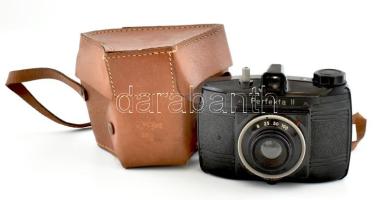 cca 1955 VEB Rheinmetall Perfekta II rollfilmes fényképezőgép, 6x6 cm filmformátum, Achromat 1:7,7/8...