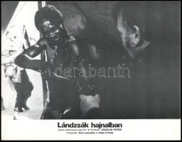 cca 1979 ,,Lándzsák hajnalban" című angol film jelenetei és szereplői, 5 db produkciós filmfotó...