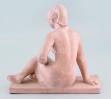 ifj Fekete Géza Dezső (1939-2021): Ülő lány. Festett terrakotta jelzett, hibátlan, m: 30x26 cm