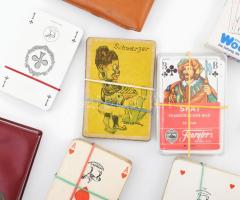 39 pakliból álló kártya tétel, néhány ráadás darabbal