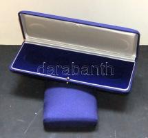 2db nagyalakú díszdoboz, dobozonként 4 férőhellyel, 28mm és 40mm átmérőjű érmékhez, használatlan, eredeti csomagolásban