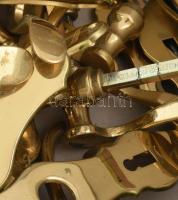 12 db komplett réz kilincs garnitúra zárcímmel. + még néhány kilincs külön