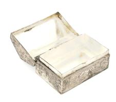 Ezüst (Ag) gyógyszeres doboz, jelzéssel, h: 42 mm, nettó: 30,5 g