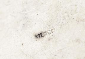 Ezüst (Ag) gyógyszeres doboz, jelzéssel, h: 42 mm, nettó: 30,5 g