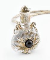 Nyakba akasztható parfümös üvegcse, fém láncon, szép állapotban, h: 40 cm