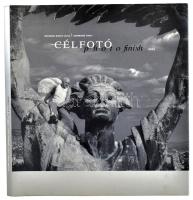 Krasznai Korcz János - Zsigmond Gábor: Célfotó. Photo Finish. Bp., 2001, Napocska Kft. Egészoldalas, fekete-fehér fotókkal illusztrálva. Magyar és angol nyelven. Kiadói kartonált papírkötés, kiadói papír védőborítóban.