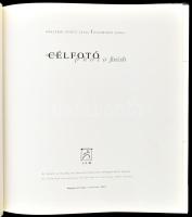 Krasznai Korcz János - Zsigmond Gábor: Célfotó. Photo Finish. Bp., 2001, Napocska Kft. Egészoldalas,...