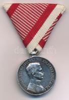 1917. "Károly Ezüst Vitézségi Érem II. osztálya" peremen jelzett Ag kitüntetés modern mellszalagon. Szign.: Kautsch T:VF ph.  Hungary 1917. "Silver Gallantry Medal, 2nd Class" Ag decoration with hallmark on the edge, on modern ribbon. Sign.: Kautsch C:VF edge error  NMK: 306.