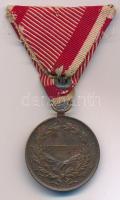 1917. "Károly Bronz Vitézségi Érem" bronz kitüntetés eredeti, erősen kopott mellszalagon. ...