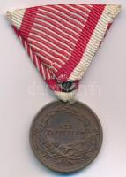 1914. "Ferenc József Bronz Vitézségi Érem" bronz kitüntetés modern mellszalagon. Szign.: T...