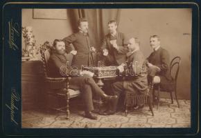 cca 1880 Kártyázó férfiak, keményhátú fotó Lovich budapesti műterméből, 11×16 cm