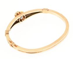 14K arany (Au) karreif opállal (ca 0,75 cts), jelzett, br: 12,24 g