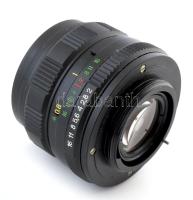 Zenit fényképezőgéphez való Helios-44M-4 objektív tokjában, penészes