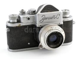 Zenit-C szovjet fényképezőgép, Industar-50 1:3,5 objektívvel, tokjában, nincs kipróbálva