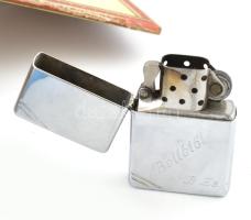 Zippo benzines öngyújtó C XIII. sorozatszámmal (nem záródik) + egyéb dohányzással kapcsolatos tárgya...