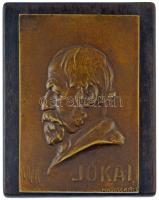 Maugsch Gyula (1882-1945) 1925(?) "Jókai" egyoldalas, öntött bronz plakett, akasztós fa talpon (183x130mm) T:AU,XF