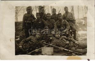 1917 Handgranaten Gruppe / WWI Austro-Hungarian K.u.K. military, group of soldiers with hand grenades. photo + "K.u.K. Infanterieregiment Nr. 84. kompagnie" (fa)