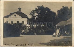 1911 Budamér, Budimír; Ujházy László kastélya / castle. photo (kis szakadás / small tear)