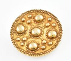 Aranyozott ezüst(Ag) bross, jelzett, d: 4 cm, nettó: 13,5 g