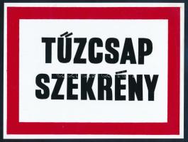 2 darab Tűzcsap szekrény feliratú műanyag jelzőtábla, 16,5x22 cm