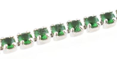 Ezüst(Ag) zöld kövekkel gazdagon kirakott karkötő, jelzett, h: 19 cm, bruttó: 2,9 g