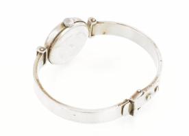 Ezüst(Ag) óra, jelzett, működik, kopásnyomokkal, 3,5×5,5 cm, bruttó: 32 g