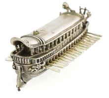 Ezüst(Ag) evezős hajó, jelzett, h: 12 cm, nettó: 187,3 g