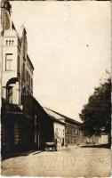 Josefov, Josefstadt (Jaromer, Jermer); Okruzní ul., kasárny c. III / street view, military barracks, automobile