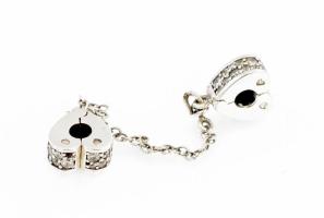 Ezüst(Ag) biztonsági lánc, Pandora jelzéssel, h: 8,5 cm, bruttó: 4,1 g