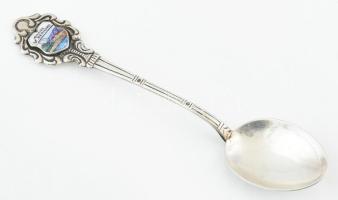 Ezüst(Ag) emlékkanál, jelzett, sérült díszítéssel, h: 11,5 cm, bruttó: 1001 g