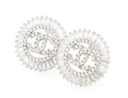 Ezüst(Ag) kerek fülbevalópár kövekkel gazdagon kirakva, jelzett, d: 1,8 cm, bruttó: 4,4 g