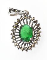 Ezüst(Ag) medál zöld kővel, jelzés nélkül, h: 3 cm, bruttó: 2,6 g