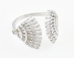 Ezüst(Ag) legyezős gyűrű kövekkel gazdagon kirakva, jelzett, kőhiánnyal, méret: 53, bruttó: 3,2 g