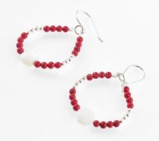 Ezüst(Ag) fülbevalópár korall gyöngyökkel, jelzés nélkül, h: 3 cm, bruttó: 3,1 g