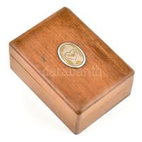 Régi fa kártyatartó doboz, fém verettel, kártyatartó készlethez való, kis kopással, hiánnyal, jelzés nélkül, 8,5x6x3,5 cm