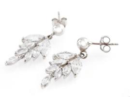 Ezüst(Ag) leveles fülbevalópár, jelzett, h: 3 cm, bruttó: 4,3 g