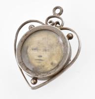Ezüst(Ag) szíves képtartó medál, jelzett, 3,5×2,5 cm, bruttó: 6,1 g