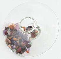 Egy üvegtálnyi vegyes féldrágakő, ásvány: macskaszem, tűrkíz, amestiszt, hegyi kristály, stb érdekes üveg tálban (lámpabúra? d:22 cm )