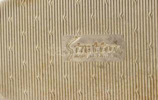 Angol pirulatartó, romantikus jelenettel, kopásokkal, jelzéssel, h: 6 cm