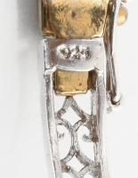 Ezüst(Ag) karperec szintetikus rubinnal és smaragddal, jelzett, 6×5 cm, bruttó: 18 g