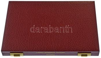 Bordó műbőr borítású érmetartó doboz, összesen 24db svájci 5 Frankos számára, jó állapotban