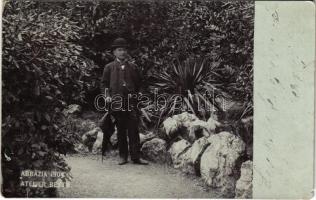 1905 Abbazia, Opatija; úriember a parkban / gentleman in the park. Atelier Betty photo (szakadás / tear)