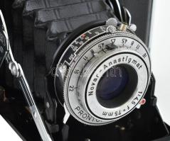 Zeiss Ikon Ikonta fényképezőgép Zeiss Prontor SV 1:4,5 f: 75 12 mm objektívvel, bőr tokkal. Jó állap...