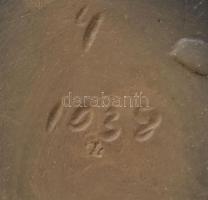 Fekete kerámia díszváza. 1938 jelzéssel. Hibátlan 18 cm