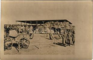 Ein Kriegsbahnhof. Verlag der k.u.k. Feldbuchhandlungen des 4. A.-K. Qu.-Abt. Feldpost 340. / Első világháborús osztrák-magyar katonai vasútállomás / WWI Austro-Hungarian military railway station