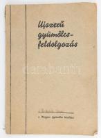 Szabó Béla: Ujszerű gyümölcsfeldolgozás. Összeállította "A Magyar Gyümölcs" szerkesztő bizottsága. Bp., 1940, Magyar Gyümölcs, 124 p. Kiadói papírkötés, szakadt borítóval, a borítón gyűrődésekkel, a felső sarkokon szamárfülekkel.