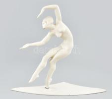 Kerényi Jenő (1908-1975): Táncosnő (Táncoló art deco nőalak), fém szobor, fém alapon Jelzés nélkül, kopott. m. 26 cm