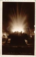 1941 Besztercebánya, Banská Bystrica; Fontána v noci / szökőkút éjjel / fountain at night (EK)